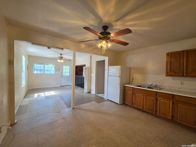 1222 BRIGHTON, San Antonio, TX 78211