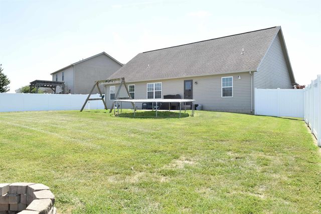 4104 Eagle Watch Drive, Evansville, IN 47725