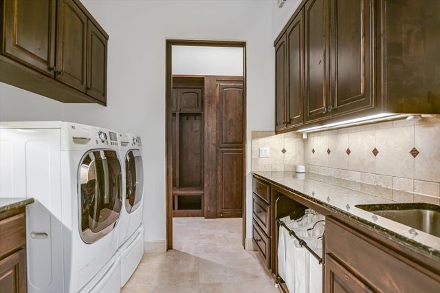 26804 Masters PKWY, Spicewood, TX 78669