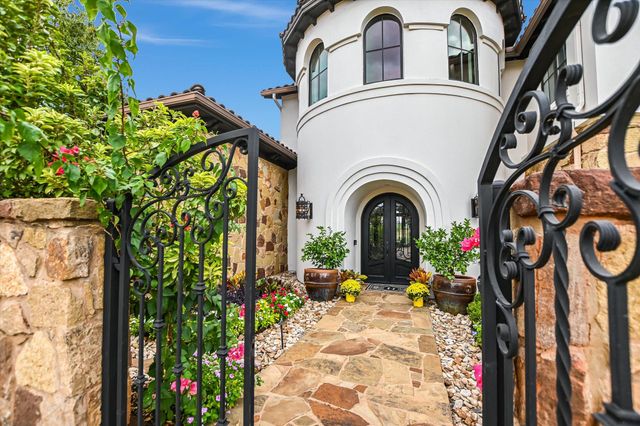 26804 Masters PKWY, Spicewood, TX 78669