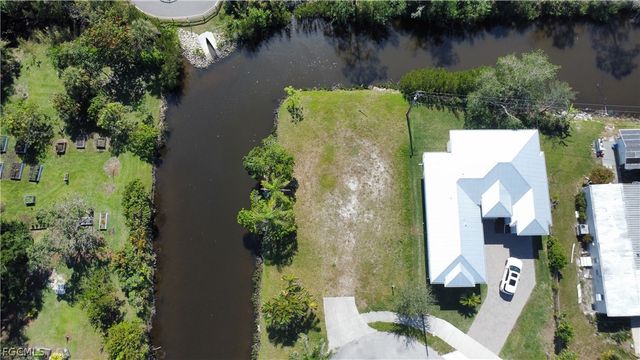 3260 Lunar ST, Naples, FL 34112