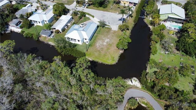 3260 Lunar ST, Naples, FL 34112
