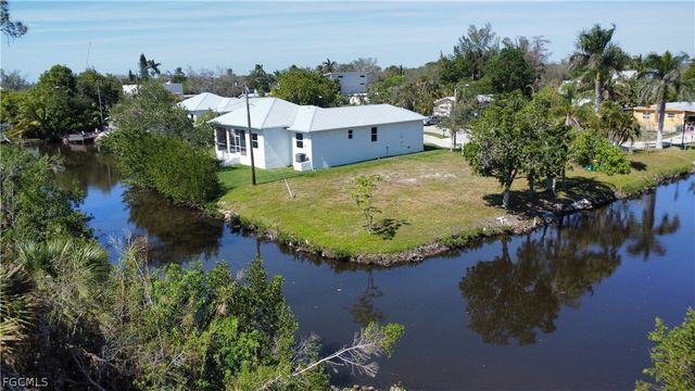 3260 Lunar ST, Naples, FL 34112