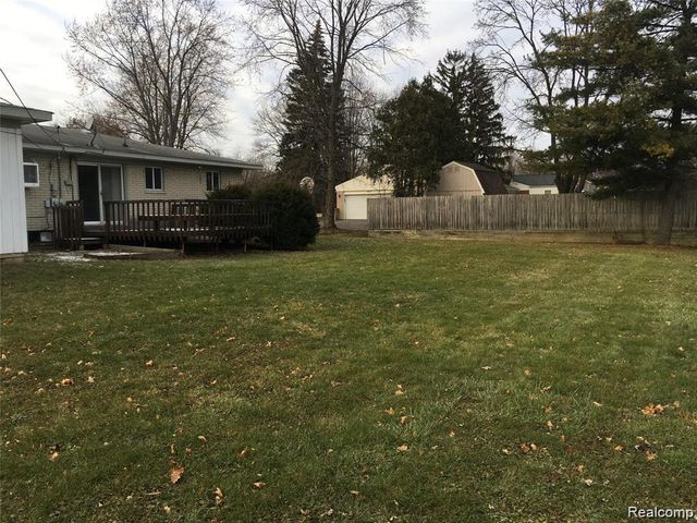 5260 Daniels Drive, Troy, MI 48098