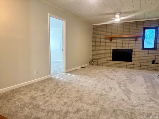 5260 Daniels Drive, Troy, MI 48098