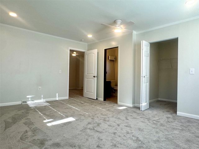 5260 Daniels Drive, Troy, MI 48098