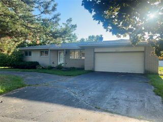 5260 Daniels Drive, Troy, MI 48098