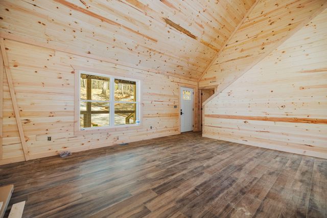 25 Joyful Springs Road, Zoe, KY 41397
