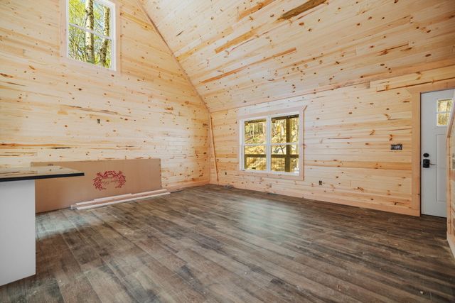 25 Joyful Springs Road, Zoe, KY 41397