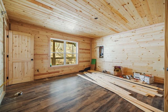 25 Joyful Springs Road, Zoe, KY 41397