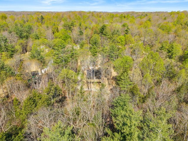 25 Joyful Springs Road, Zoe, KY 41397
