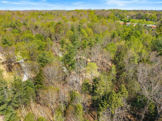 25 Joyful Springs Road, Zoe, KY 41397