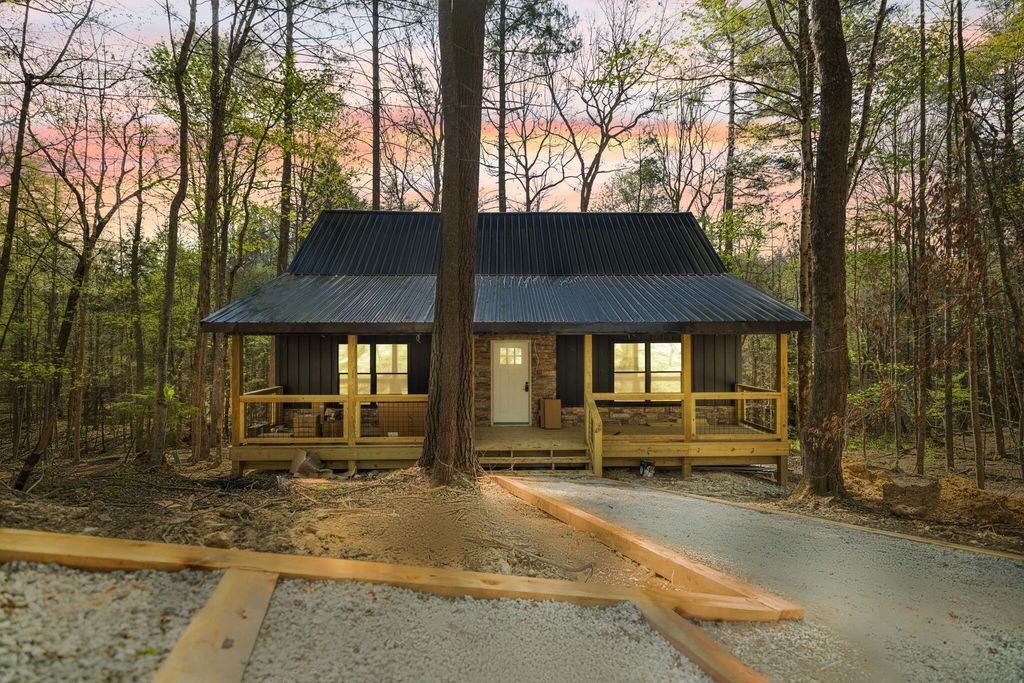 25 Joyful Springs Road, Zoe, KY 41397