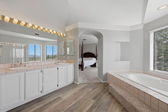 1610 Foxridge Cir, Auburn, CA 95603