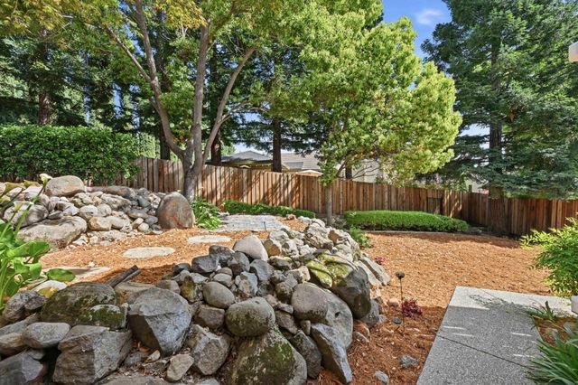 1610 Foxridge Cir, Auburn, CA 95603