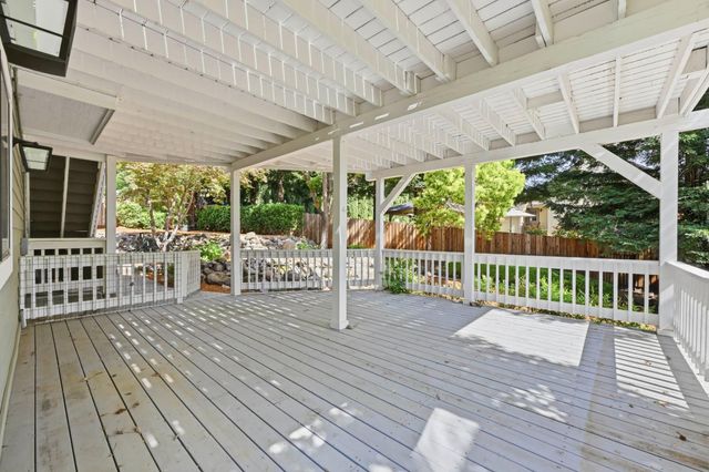 1610 Foxridge Cir, Auburn, CA 95603