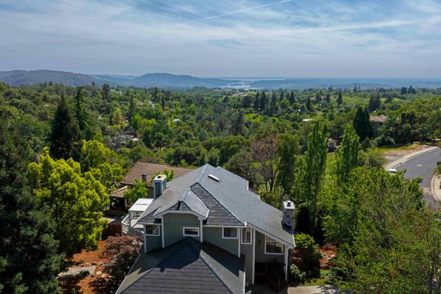 1610 Foxridge Cir, Auburn, CA 95603