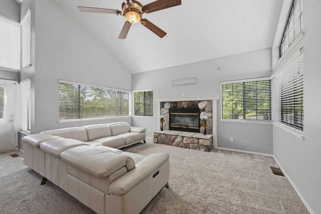 1610 Foxridge Cir, Auburn, CA 95603