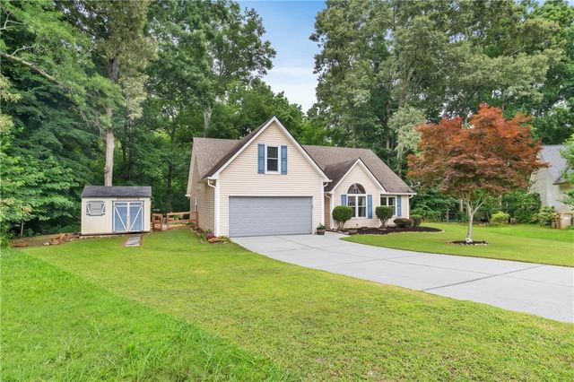 27 Otter Lane, Hoschton, GA 30548