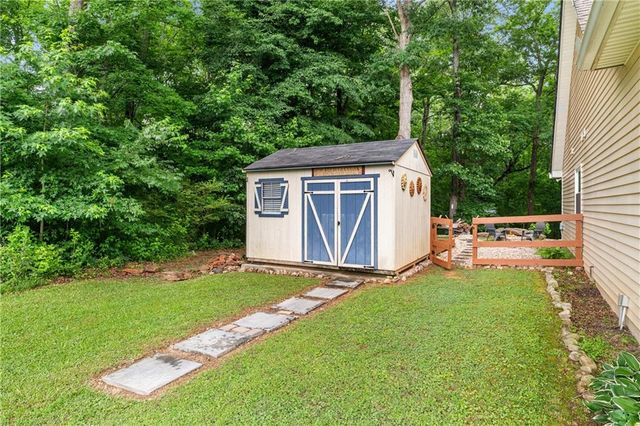 27 Otter Lane, Hoschton, GA 30548