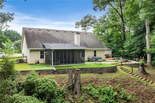 27 Otter Lane, Hoschton, GA 30548