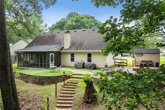 27 Otter Lane, Hoschton, GA 30548