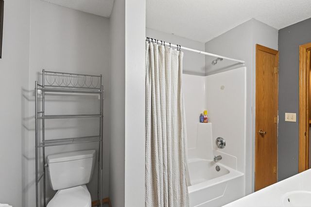 8561 121st Avenue N, Champlin, MN 55316