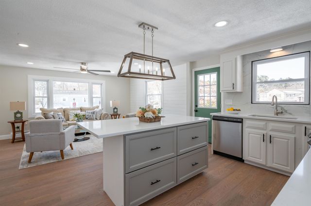 20 Williams Street, Salem, NH 03079