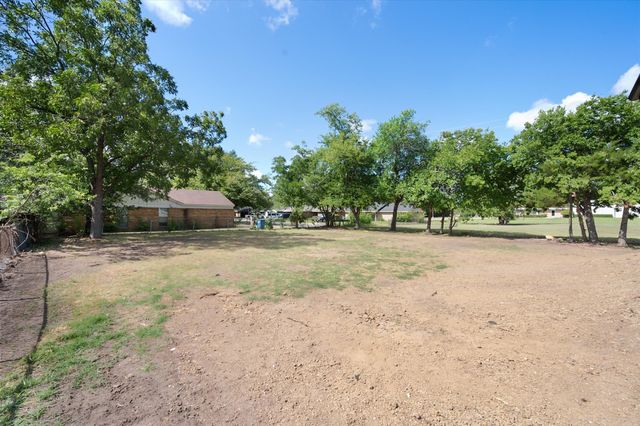3617 Emhouse Road, Corsicana, TX 75110