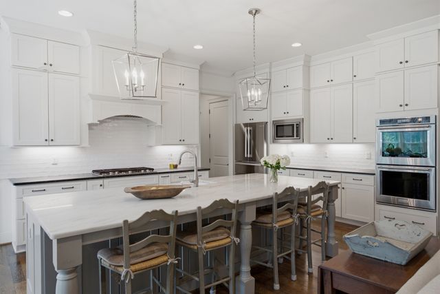 704A Crescent Rd, Nashville, TN 37205