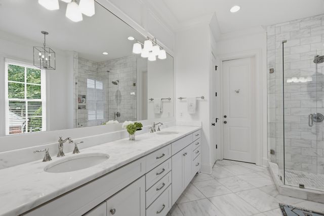 704A Crescent Rd, Nashville, TN 37205