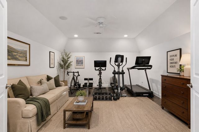 704A Crescent Rd, Nashville, TN 37205