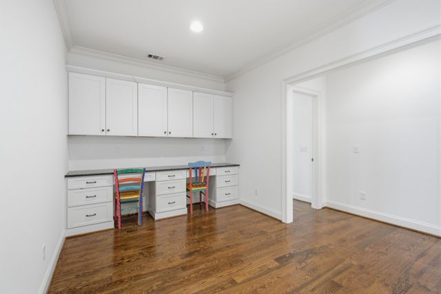 704A Crescent Rd, Nashville, TN 37205