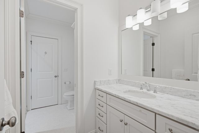 704A Crescent Rd, Nashville, TN 37205