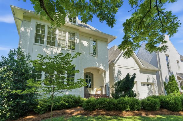 704A Crescent Rd, Nashville, TN 37205