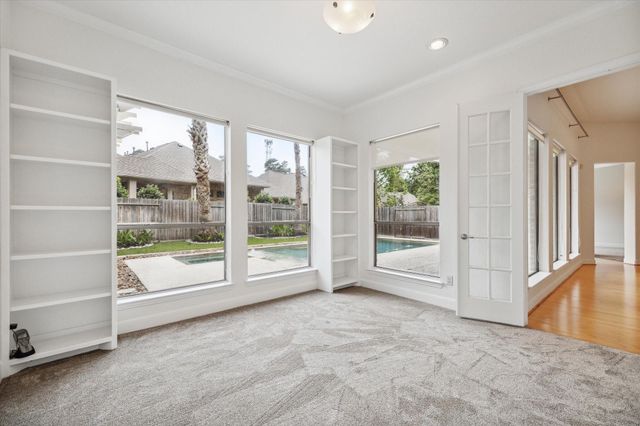 95 N Mews Wood Court, The Woodlands, TX 77381