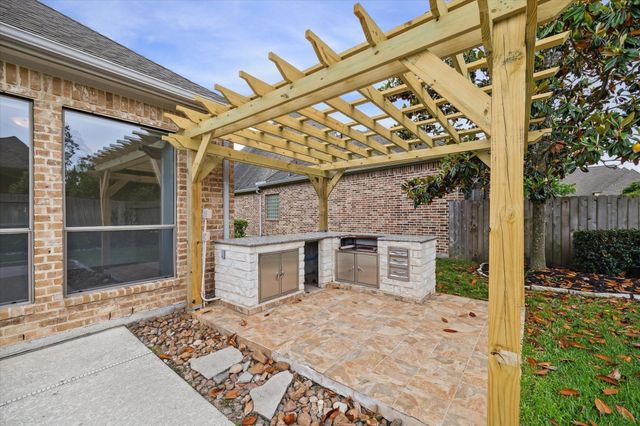 95 N Mews Wood Court, The Woodlands, TX 77381