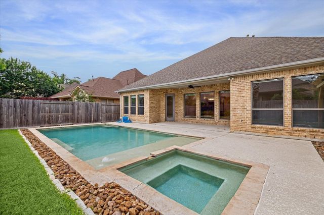 95 N Mews Wood Court, The Woodlands, TX 77381