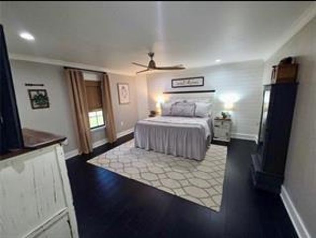 333 Edgewood, Onalaska, TX 77360