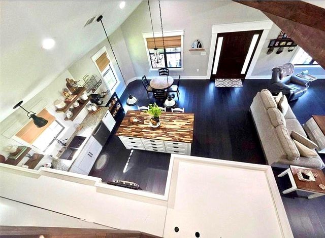 333 Edgewood, Onalaska, TX 77360