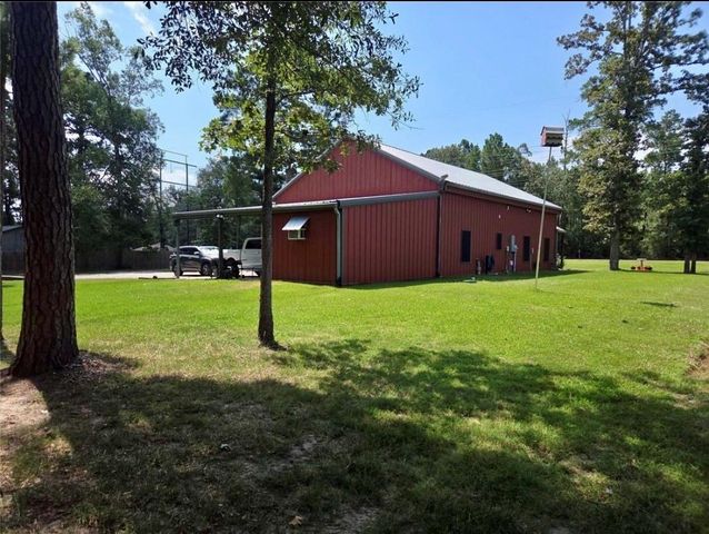 333 Edgewood, Onalaska, TX 77360