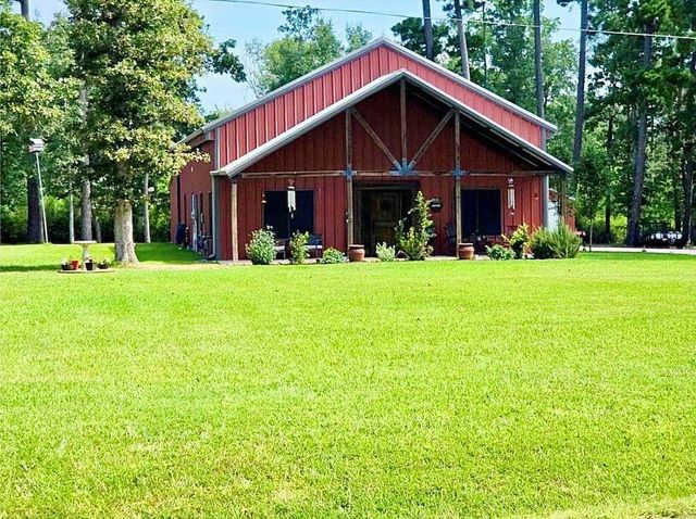 333 Edgewood, Onalaska, TX 77360