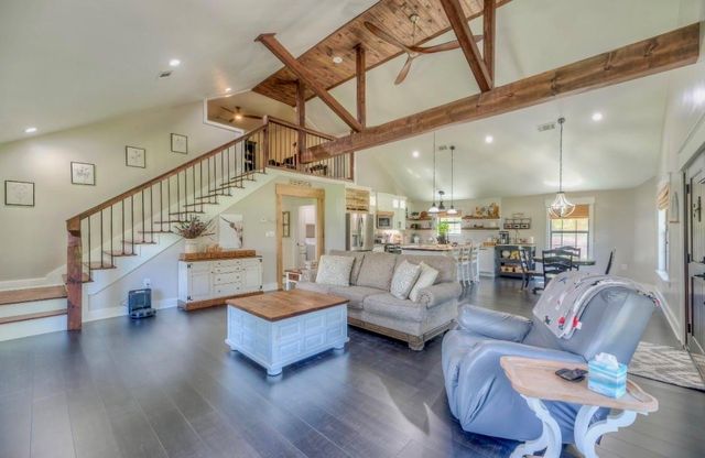 333 Edgewood, Onalaska, TX 77360