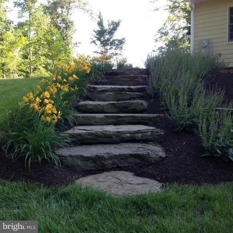 8485 ROGUES RD, Warrenton, VA 20187