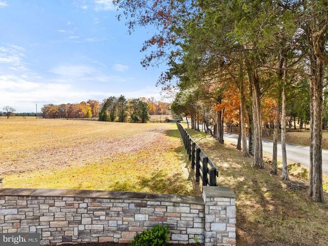 8485 ROGUES RD, Warrenton, VA 20187