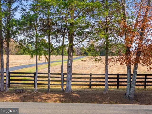 8485 ROGUES RD, Warrenton, VA 20187