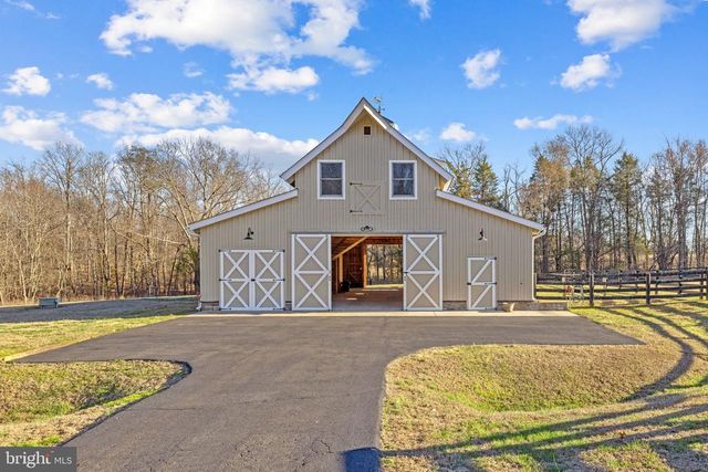 8485 ROGUES RD, Warrenton, VA 20187