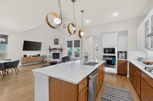 4010 Flowstone LN, Round Rock, TX 78681
