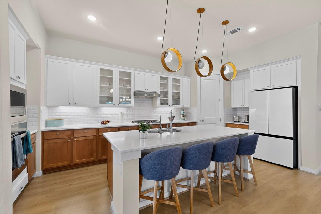 4010 Flowstone LN, Round Rock, TX 78681