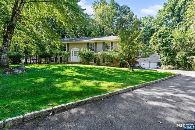 61 Charles Street, Allendale, NJ 07401